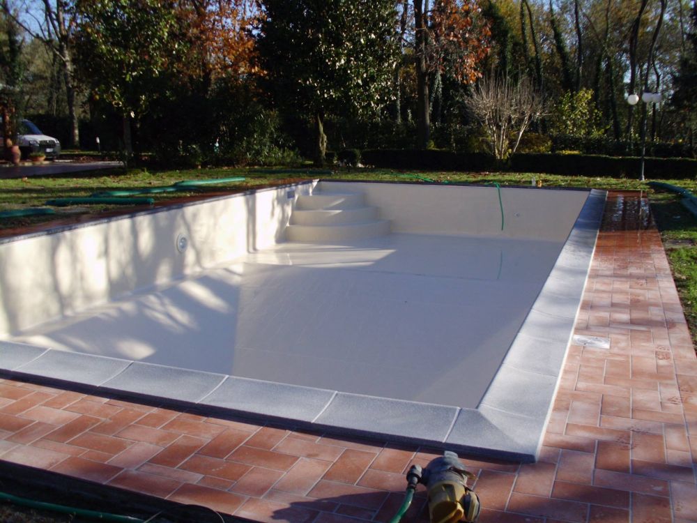 ASSISTENZA E MANUTENZIONE PISCINE